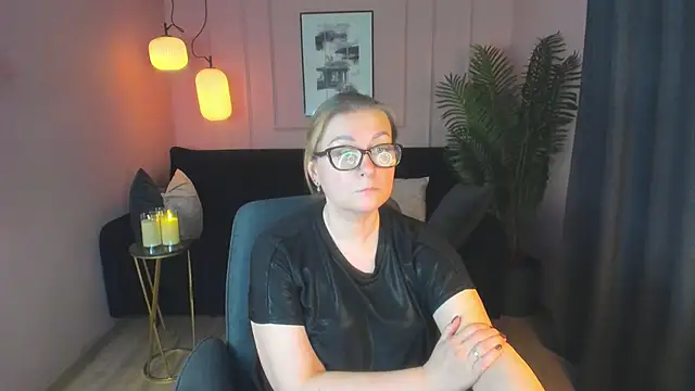 Snapshot of AlexandraKind chatting on 03/17/25, 07:58 AlexandraKind online show from 03/17/25, 07:58