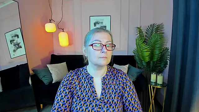 Snapshot of AlexandraKind chatting on 10/08/25, 01:42 AlexandraKind online show from 10/08/25, 01:42