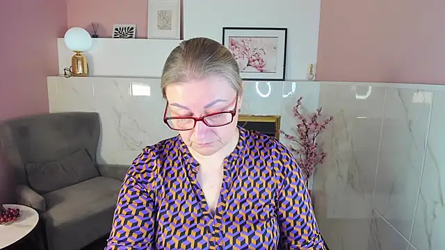 Snapshot of AlexandraKind chatting on 10/09/25, 01:42 AlexandraKind online show from 10/09/25, 01:42