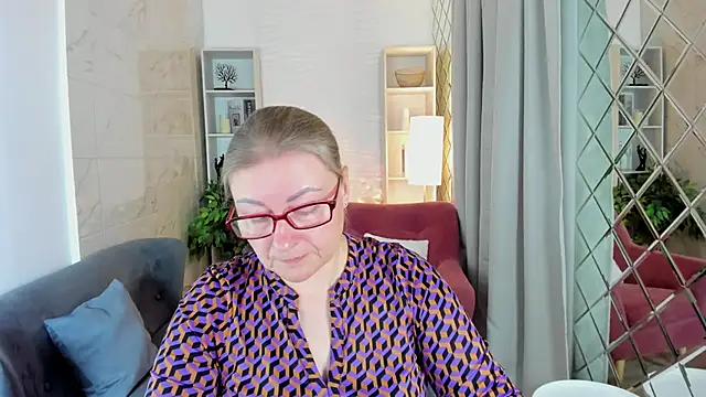 Snapshot of AlexandraKind chatting on 10/10/25, 02:05 AlexandraKind online show from 10/10/25, 02:05