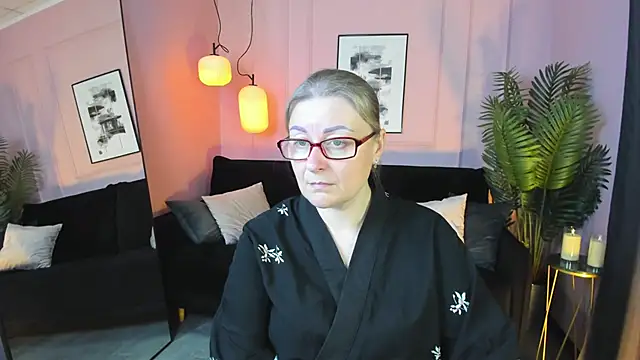 Snapshot of AlexandraKind chatting on 10/16/25, 01:45 AlexandraKind online show from 10/16/25, 01:45