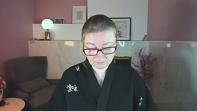 Snapshot of AlexandraKind chatting on 11/05/25, 01:44 AlexandraKind online show from 11/05/25, 01:44