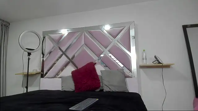 Violeett online show from 12/06/24, 03:52