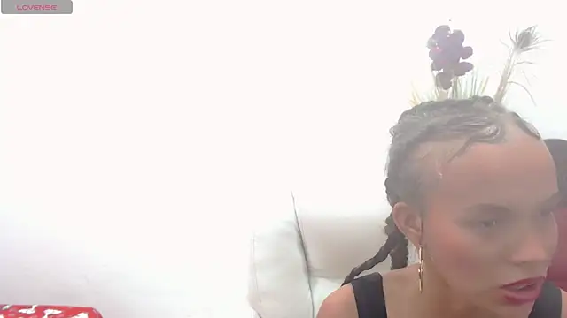 lulu 25  online show from 12/16/24, 02:04