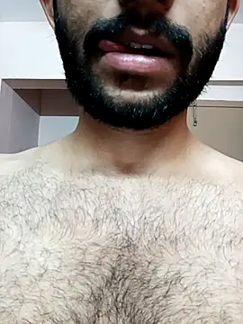 Snapshot of Vignesh3246 chatting on 10/16/25, 06:20 Vignesh3246 online show from 10/16/25, 06:20