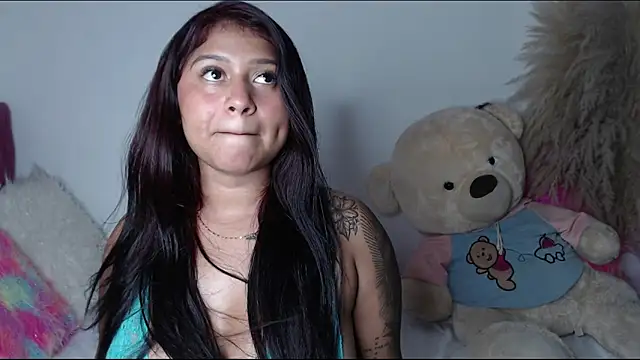 Snapshot of alinakiss chatting on 01/06/25, 08:14 alinakiss online show from 01/06/25, 08:14