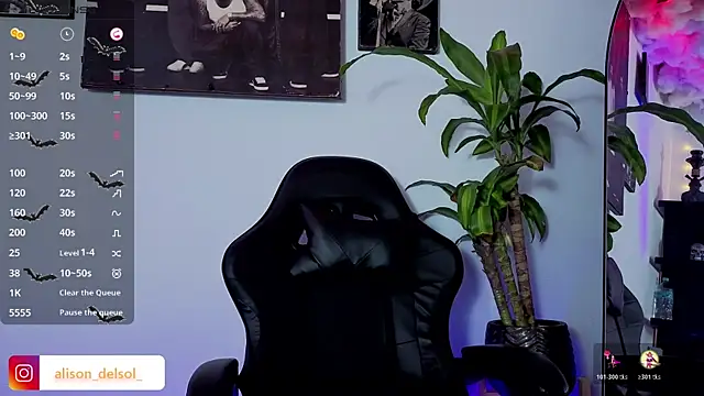 Snapshot of Alisson_Wynter chatting on 11/05/25, 10:43 Alisson Wynter online show from 11/05/25, 10:43