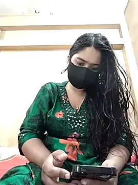 Magical Girl- online show from 10/22/25, 04:13