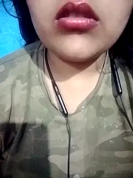 Love-Veronica online show from 03/24/26, 08:41