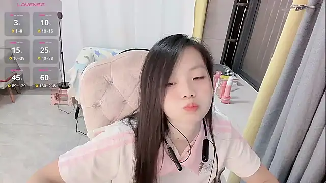 Lena-yyds online show from 11/21/25, 10:47