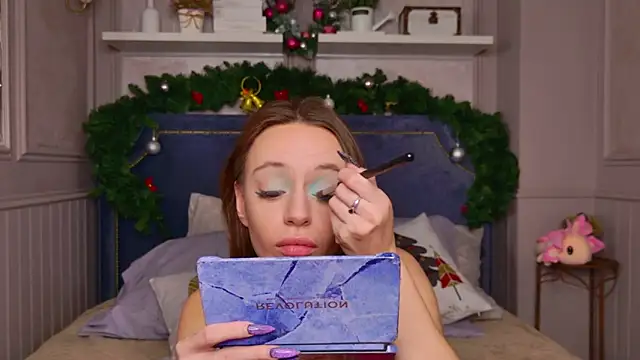 RebeccaMartons online show from 12/25/24, 03:40