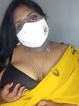 Snapshot of Sexy_Radhikaa chatting on 02/25/25, 09:42 Sexy Radhikaa online show from 02/25/25, 09:42