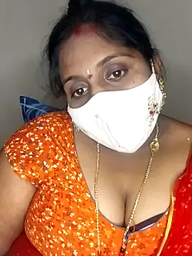 Snapshot of Sexy_Radhikaa chatting on 02/26/25, 08:00 Sexy Radhikaa online show from 02/26/25, 08:00