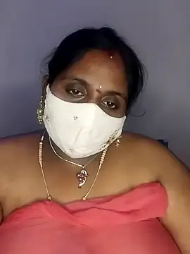 Snapshot of Sexy_Radhikaa chatting on 03/18/25, 08:37 Sexy Radhikaa online show from 03/18/25, 08:37