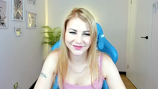 Snapshot of Ver_0nika chatting on 12/06/24, 08:37 Ver 0nika online show from 12/06/24, 08:37