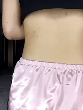 laura arias018 online show from 12/19/25, 07:15