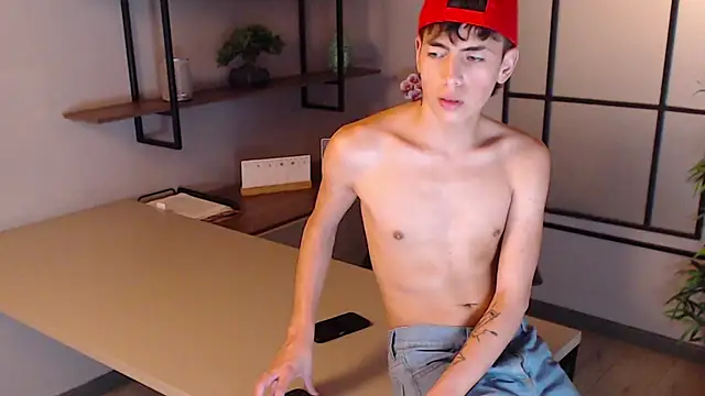 Snapshot of MattiDeLuca chatting on 12/19/24, 02:46 MattiDeLuca online show from 12/19/24, 02:46