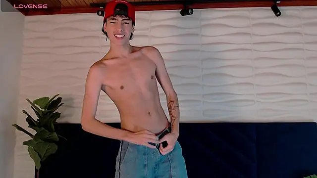 Snapshot of MattiDeLuca chatting on 12/29/24, 07:43 MattiDeLuca online show from 12/29/24, 07:43