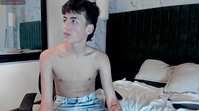 Snapshot of MattiDeLuca chatting on 01/24/25, 05:53 MattiDeLuca online show from 01/24/25, 05:53