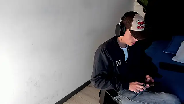 Snapshot of MattiDeLuca chatting on 02/07/25, 11:45 MattiDeLuca online show from 02/07/25, 11:45