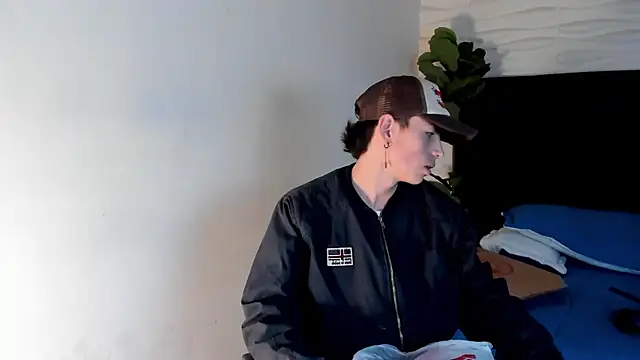 Snapshot of MattiDeLuca chatting on 02/07/25, 05:51 MattiDeLuca online show from 02/07/25, 05:51