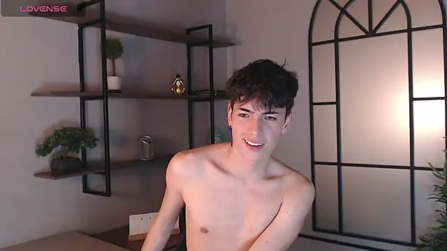 Snapshot of MattiDeLuca chatting on 02/12/25, 02:43 MattiDeLuca online show from 02/12/25, 02:43