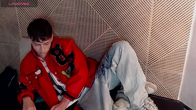 Snapshot of MattiDeLuca chatting on 02/20/25, 03:52 MattiDeLuca online show from 02/20/25, 03:52