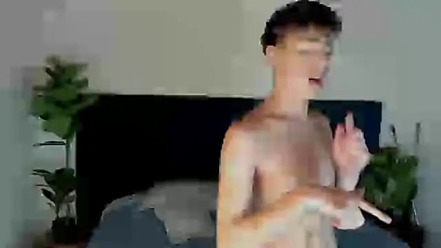 Snapshot of MattiDeLuca chatting on 02/28/25, 10:39 MattiDeLuca online show from 02/28/25, 10:39