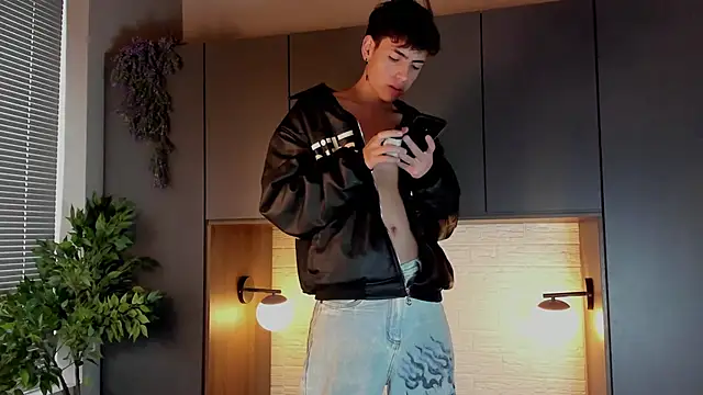 Snapshot of MattiDeLuca chatting on 03/15/25, 02:23 MattiDeLuca online show from 03/15/25, 02:23