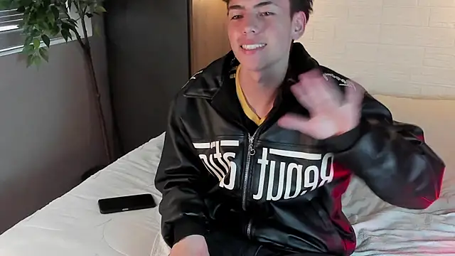 Snapshot of MattiDeLuca chatting on 03/19/25, 11:39 MattiDeLuca online show from 03/19/25, 11:39