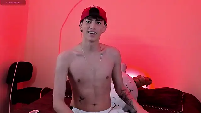 Snapshot of MattiDeLuca chatting on 10/02/25, 12:01 MattiDeLuca online show from 10/02/25, 12:01