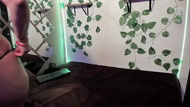 Megan sophia2 online show from 01/22/25, 01:42