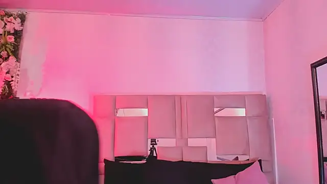 natacha  black  online show from 02/25/25, 08:58