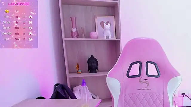 Snapshot of Evangeline_johns chatting on 03/20/25, 11:34 Evangeline johns online show from 03/20/25, 11:34