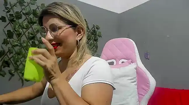 sexy bigboooty online show from 12/08/24, 02:39