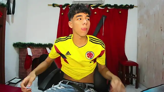 Snapshot of Harry_LatinBoy chatting on 12/11/24, 07:57 Harry LatinBoy online show from 12/11/24, 07:57