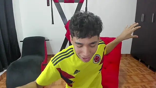 Snapshot of Harry_LatinBoy chatting on 01/12/25, 07:31 Harry LatinBoy online show from 01/12/25, 07:31