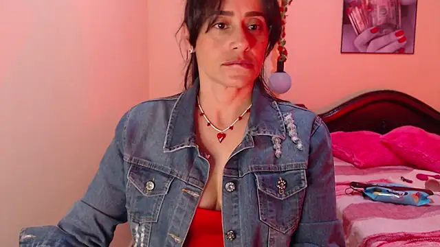 Snapshot of sara_florez1 chatting on 02/26/25, 12:05 sara florez1 online show from 02/26/25, 12:05