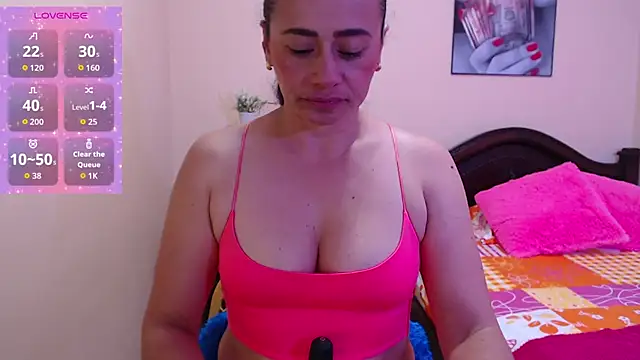 Snapshot of sara_florez1 chatting on 10/14/25, 11:11 sara florez1 online show from 10/14/25, 11:11