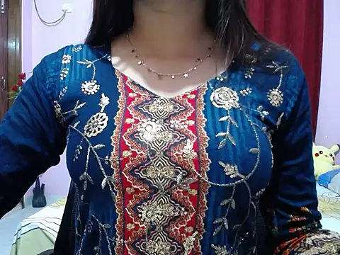 taisina online show from 10/28/25, 05:04