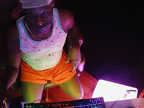 Snapshot of Bignc chatting on 09/28/25, 10:48 Bignc online show from 09/28/25, 10:48