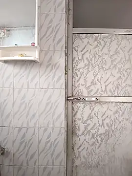 surabhi09 online show from 11/21/25, 02:10