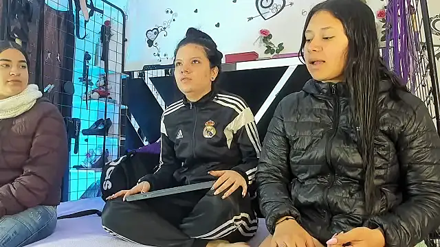 abby eemily online show from 12/03/25, 12:14