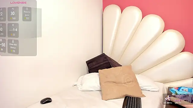 Snapshot of Zoey_Donovan chatting on 01/19/25, 09:34 Zoey Donovan online show from 01/19/25, 09:34