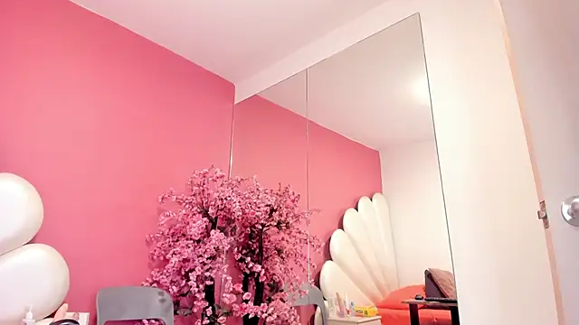 Snapshot of Zoey_Donovan chatting on 03/06/25, 07:43 Zoey Donovan online show from 03/06/25, 07:43