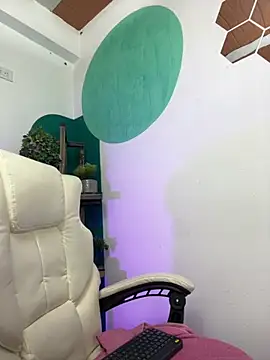 LollaByer online show from 11/30/25, 09:08