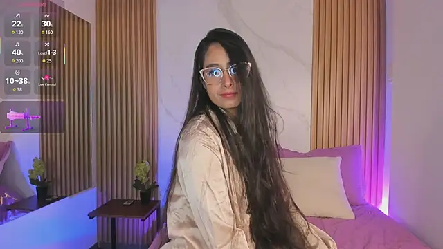 Julia Martinez  online show from 03/26/26, 11:27