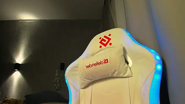 Snapshot of Kleo_Godde chatting on 11/12/25, 04:35 Kleo Godde online show from 11/12/25, 04:35