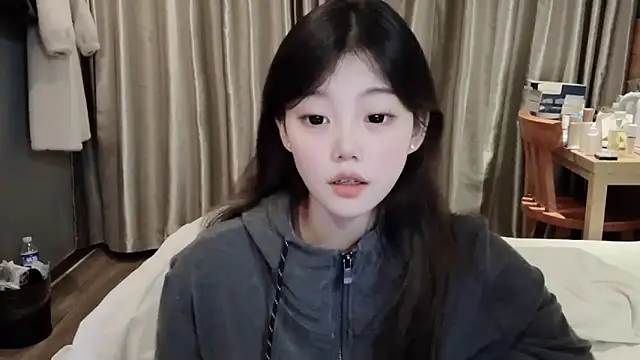 yangyang-1115 online show from 02/20/25, 10:27