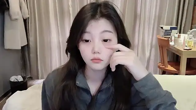 yangyang-1115 online show from 02/21/25, 12:39